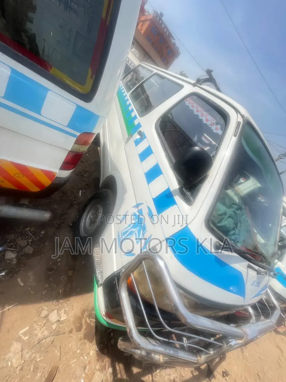 Toyota HiAce 2001 White