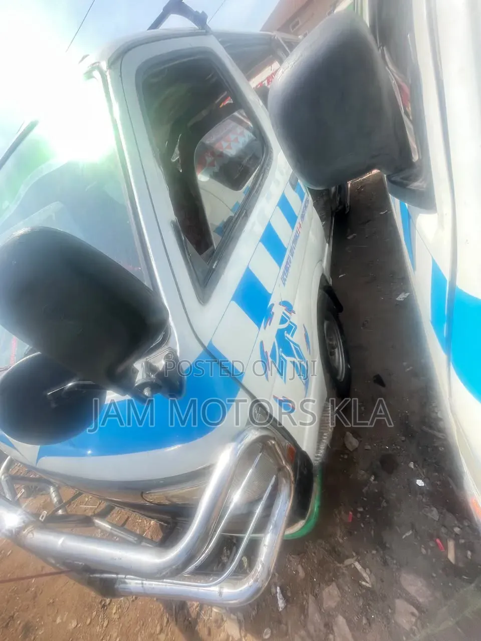 Toyota HiAce 2001 White