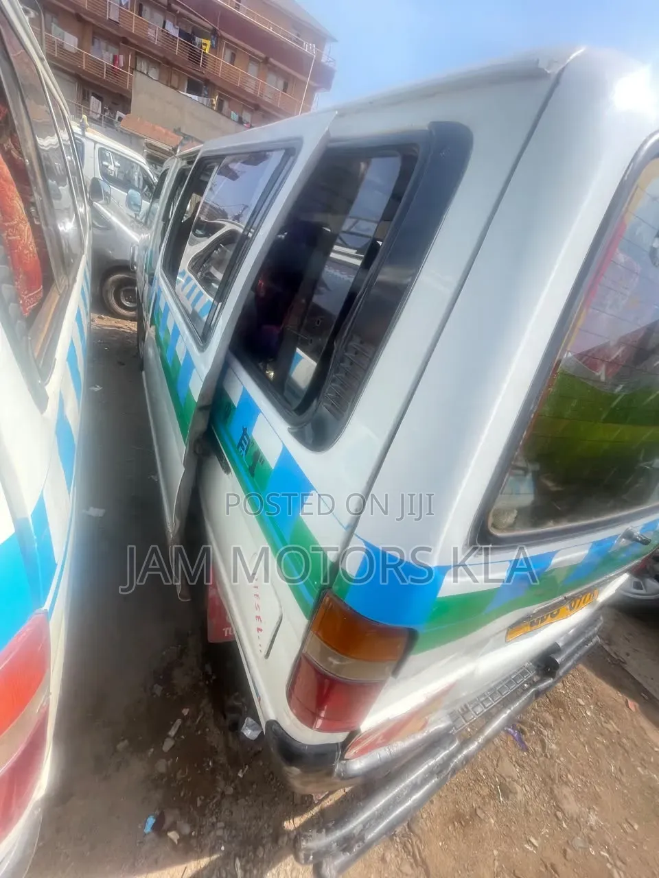 Toyota HiAce 2001 White