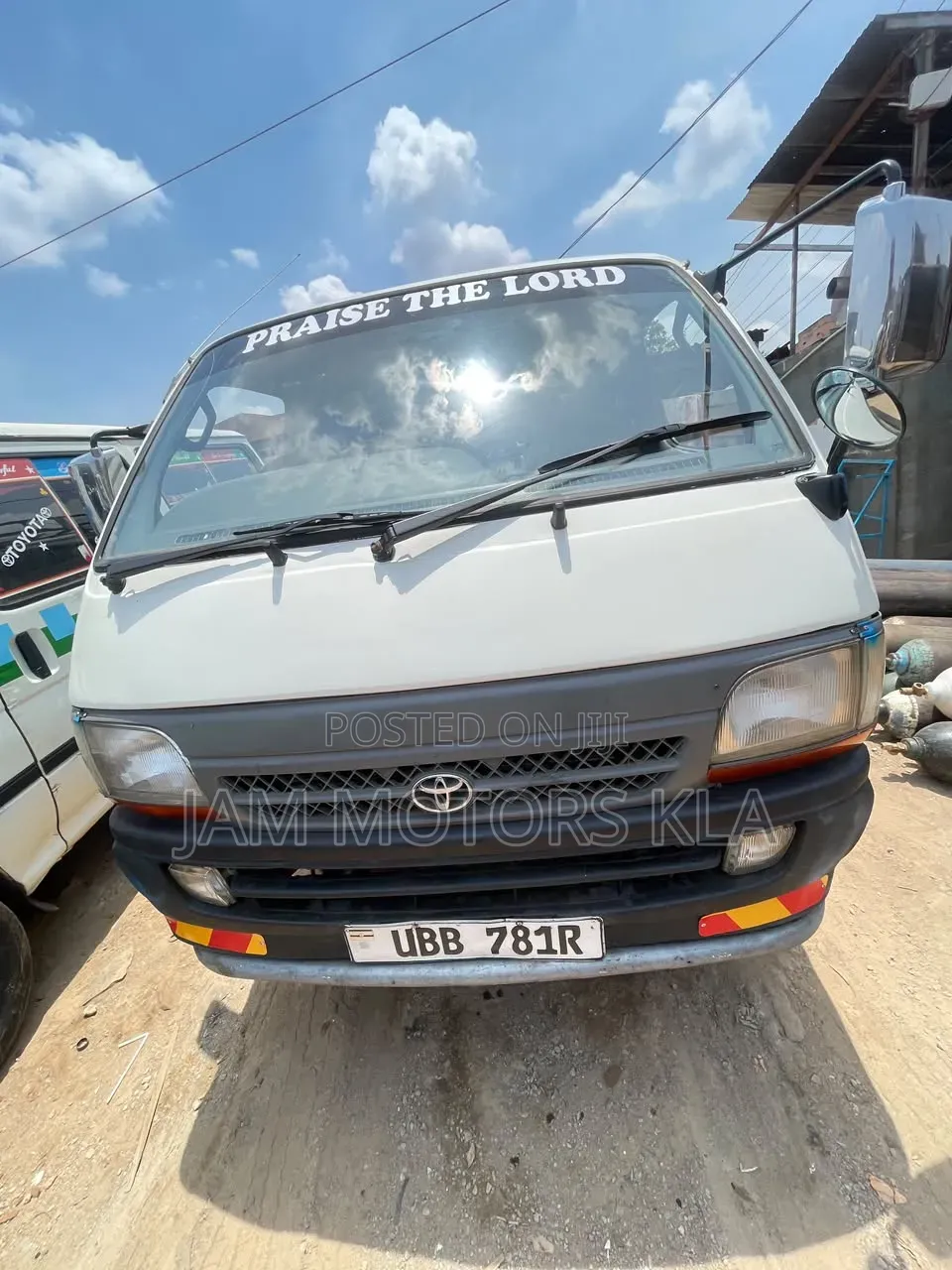 Toyota HiAce 2001 White
