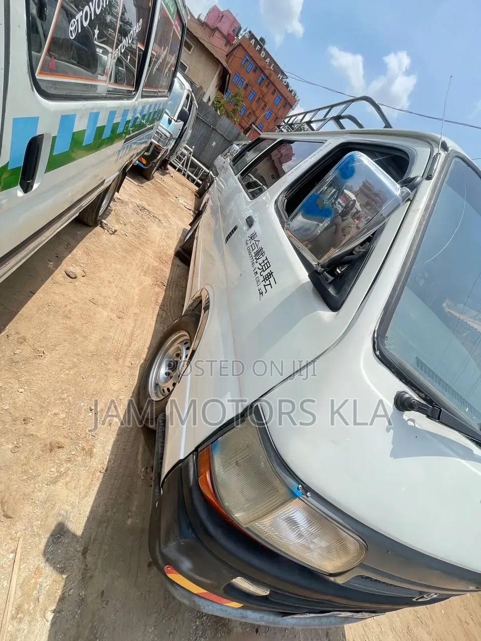 Toyota HiAce 2001 White