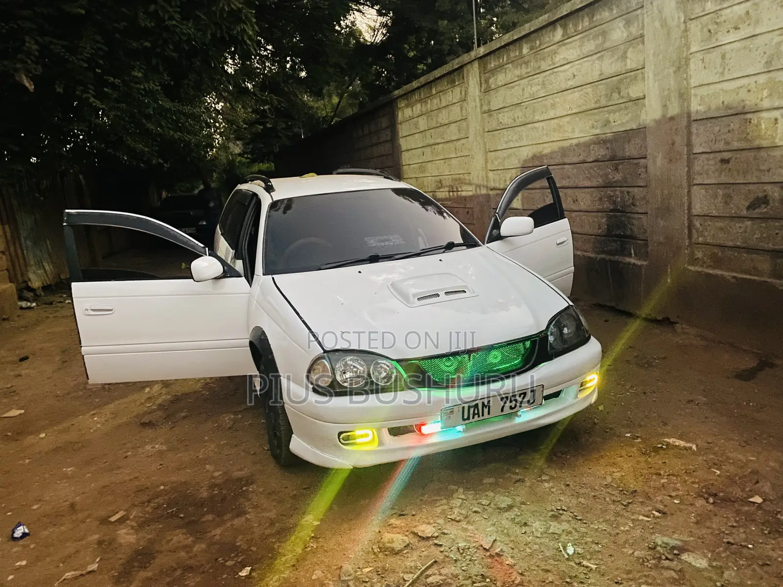 Toyota Caldina 2000 White