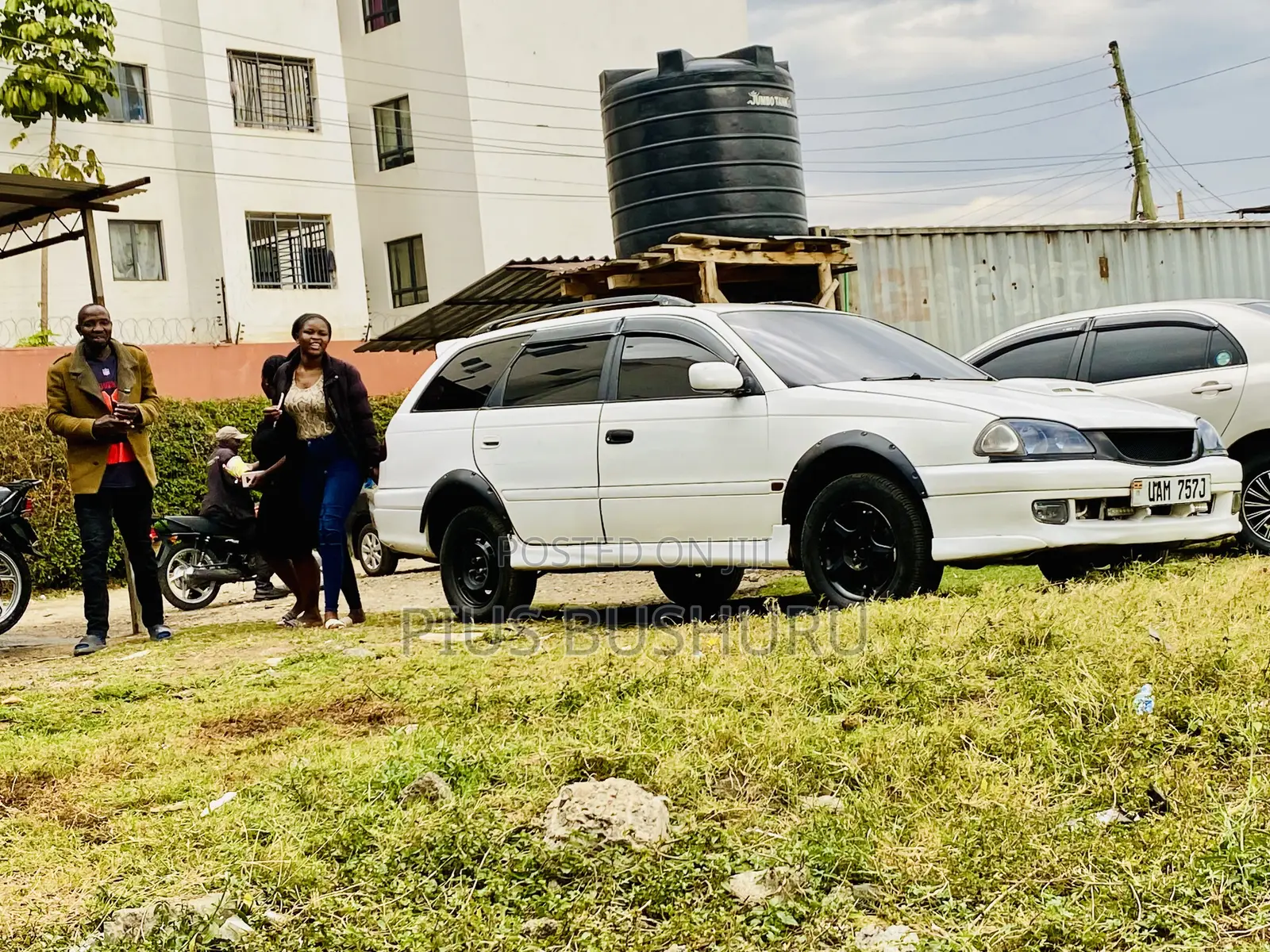 Toyota Caldina 2000 White