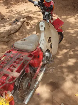Honda 2004 Red