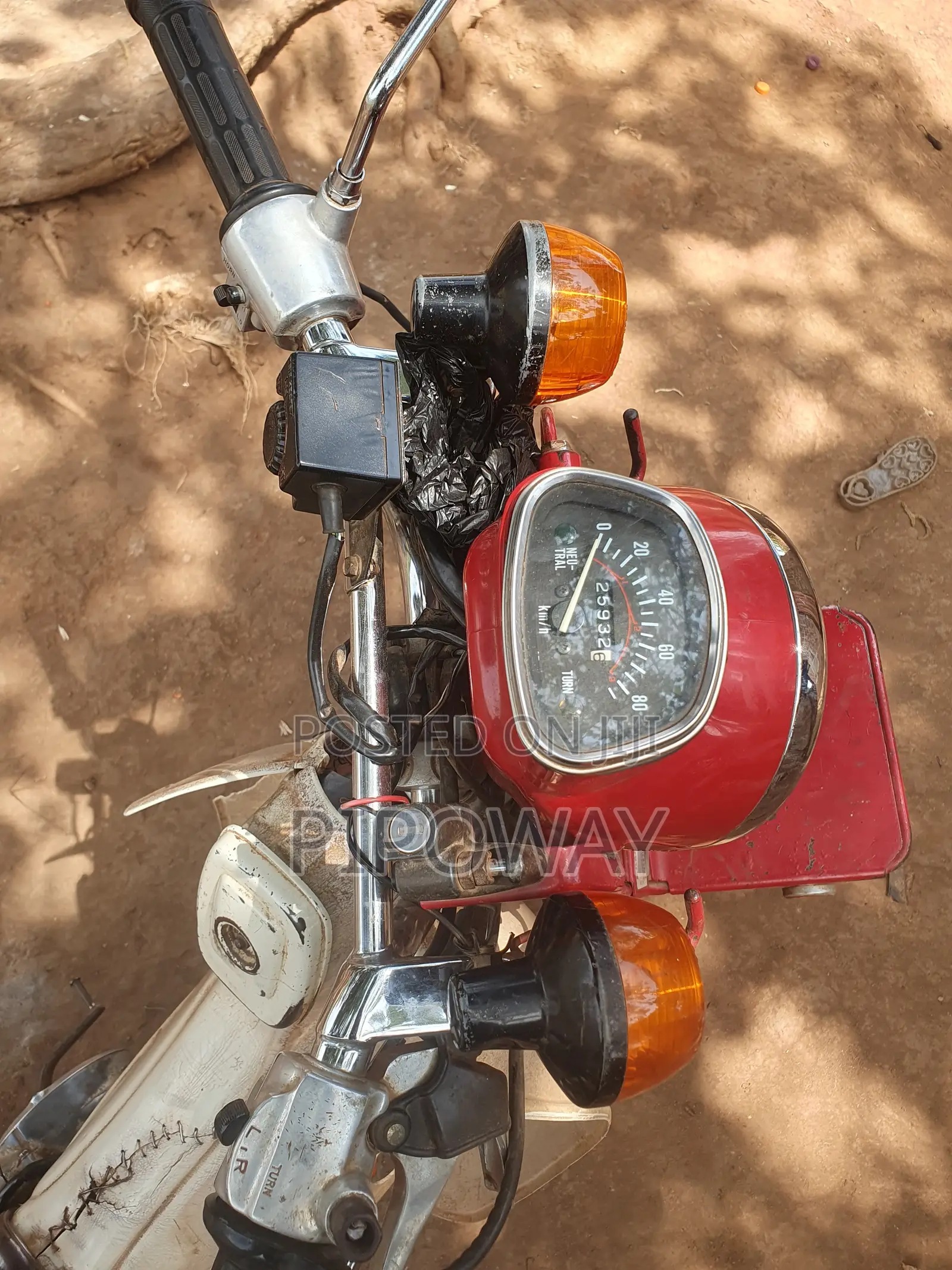 Honda 2004 Red