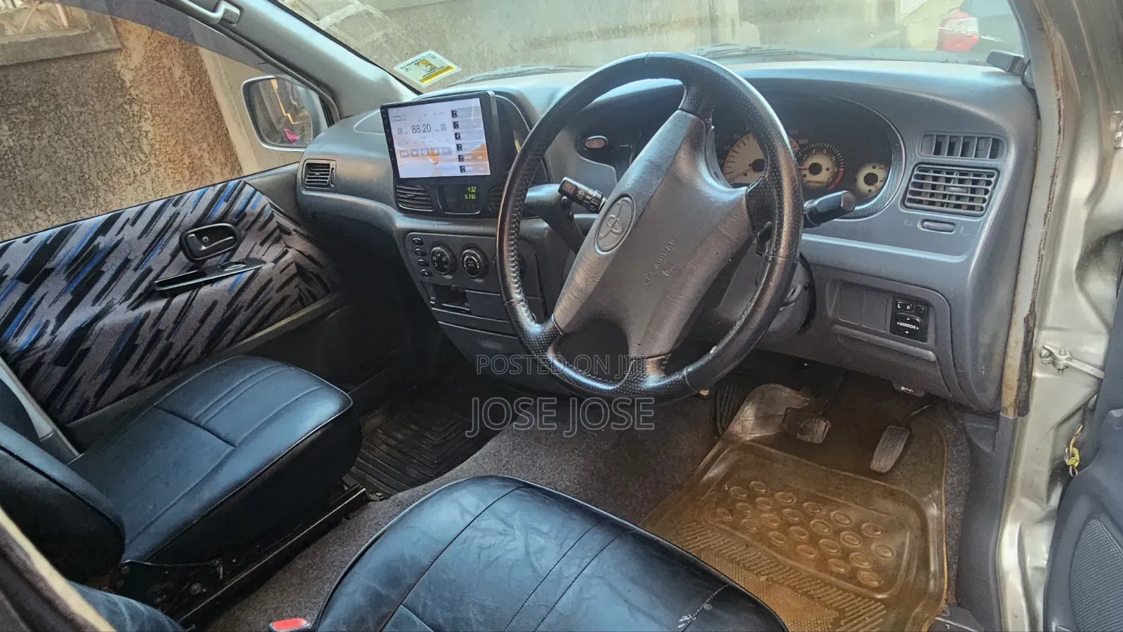 Toyota Noah 2002 Silver