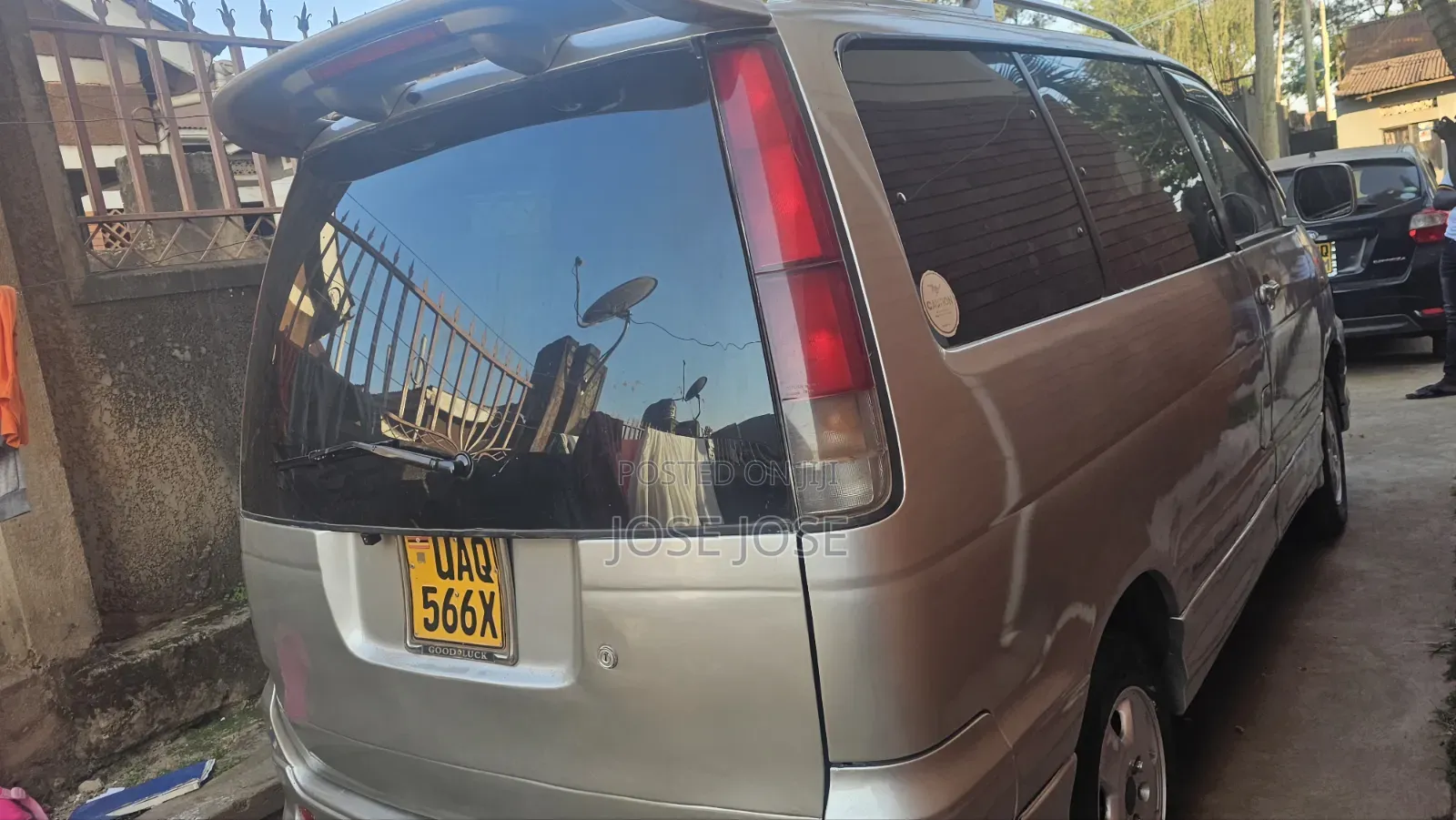 Toyota Noah 2002 Silver