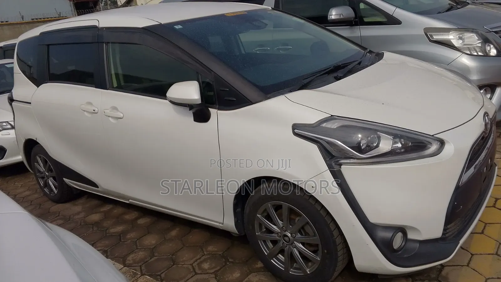 Toyota Sienta 1.5 AWD (6-seater) 2017 Silver