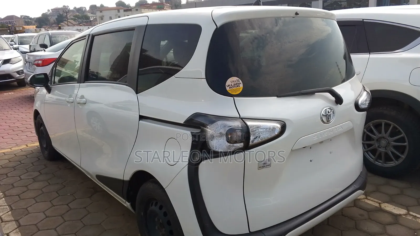 Toyota Sienta 1.5 AWD (6-seater) 2017 Silver
