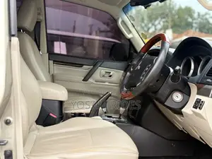 Mitsubishi Pajero 3.2 Di-Dc GLS 2012 Gold