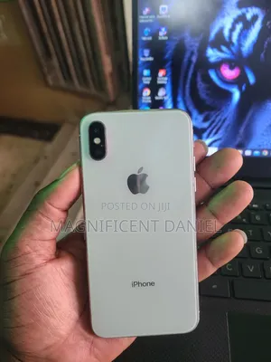 Apple iPhone X 64 GB White