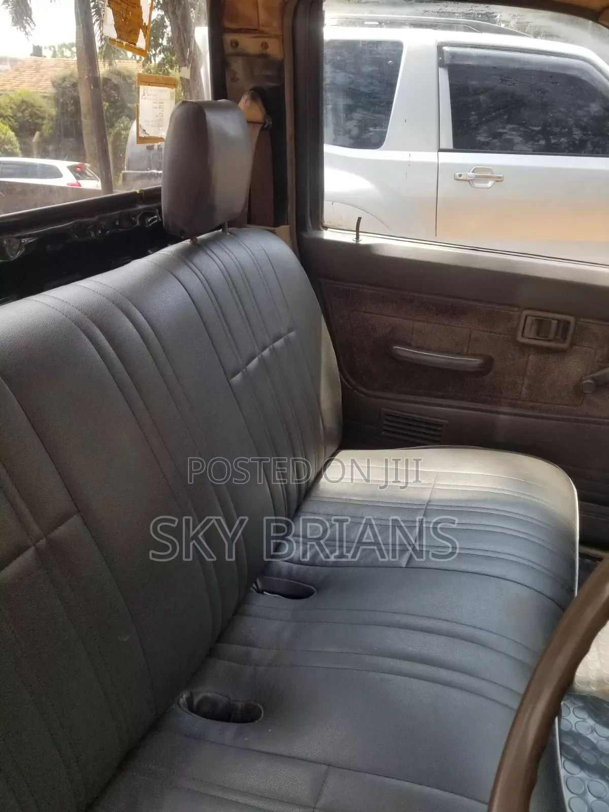 Nissan Pick-Up 1991 Gray