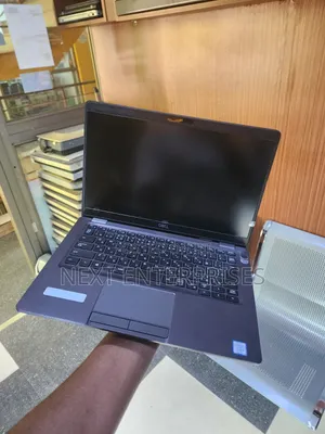 Laptop Dell Latitude 7390 8GB Intel Core i5 SSD 256GB