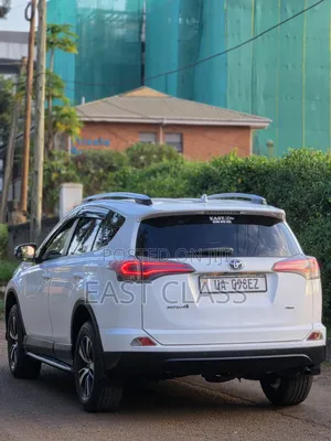 Toyota RAV4 2017 White