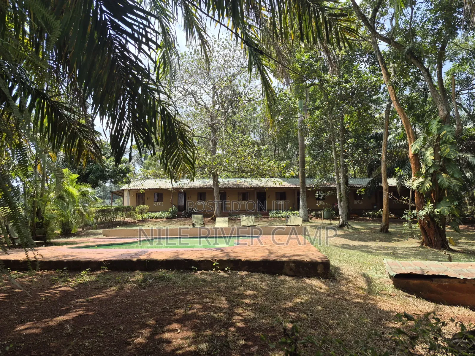 Beautiful Cottages With Restaurant and Bar