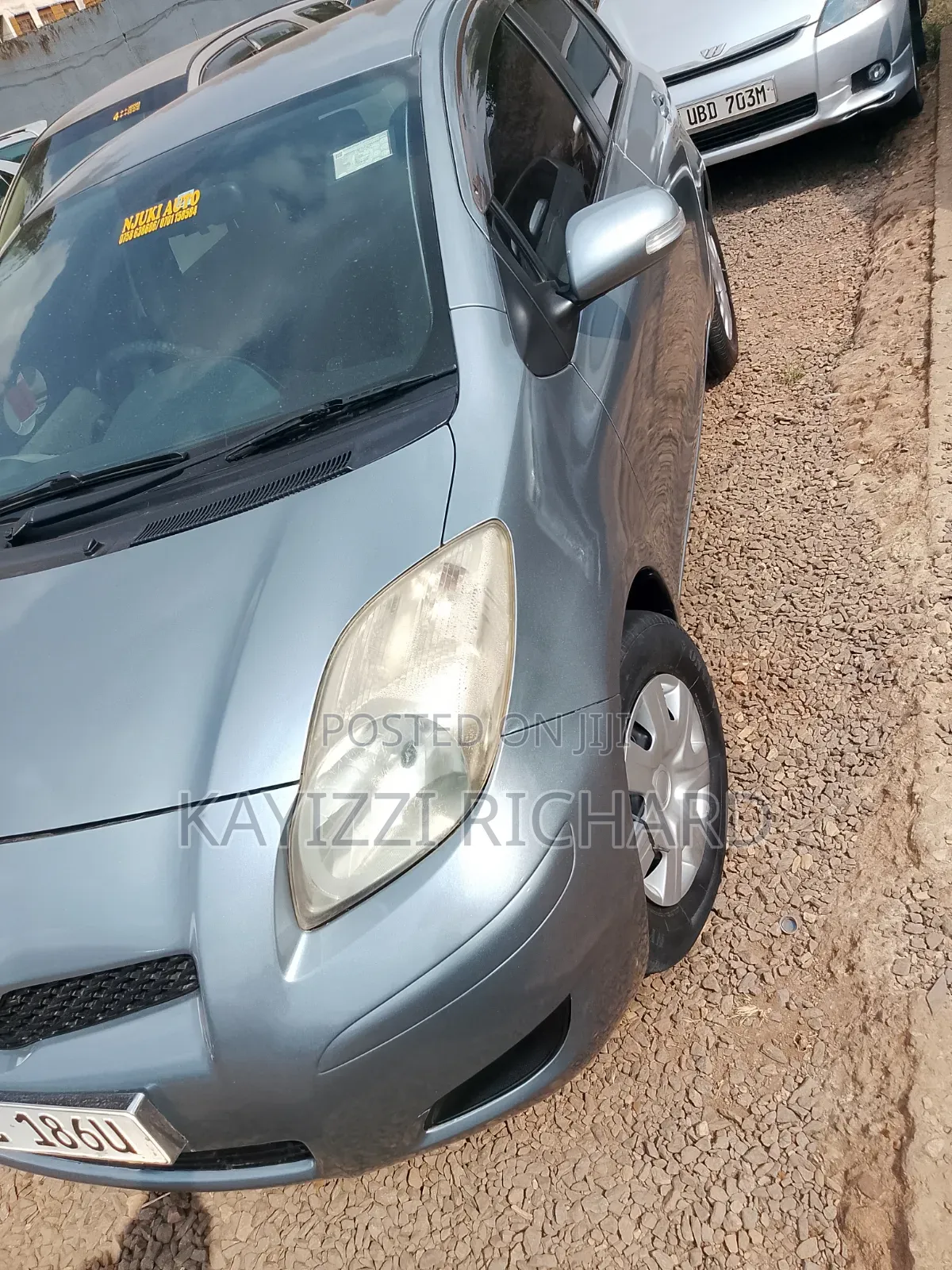 Toyota Vitz 2009 Silver