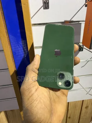 Apple iPhone 13 128 GB Green