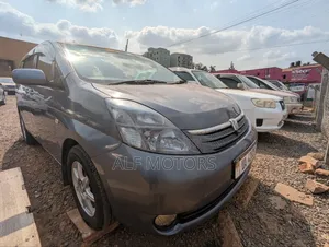 Toyota ISIS 2006