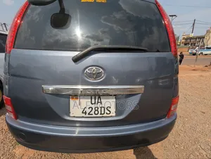 Toyota ISIS 2006