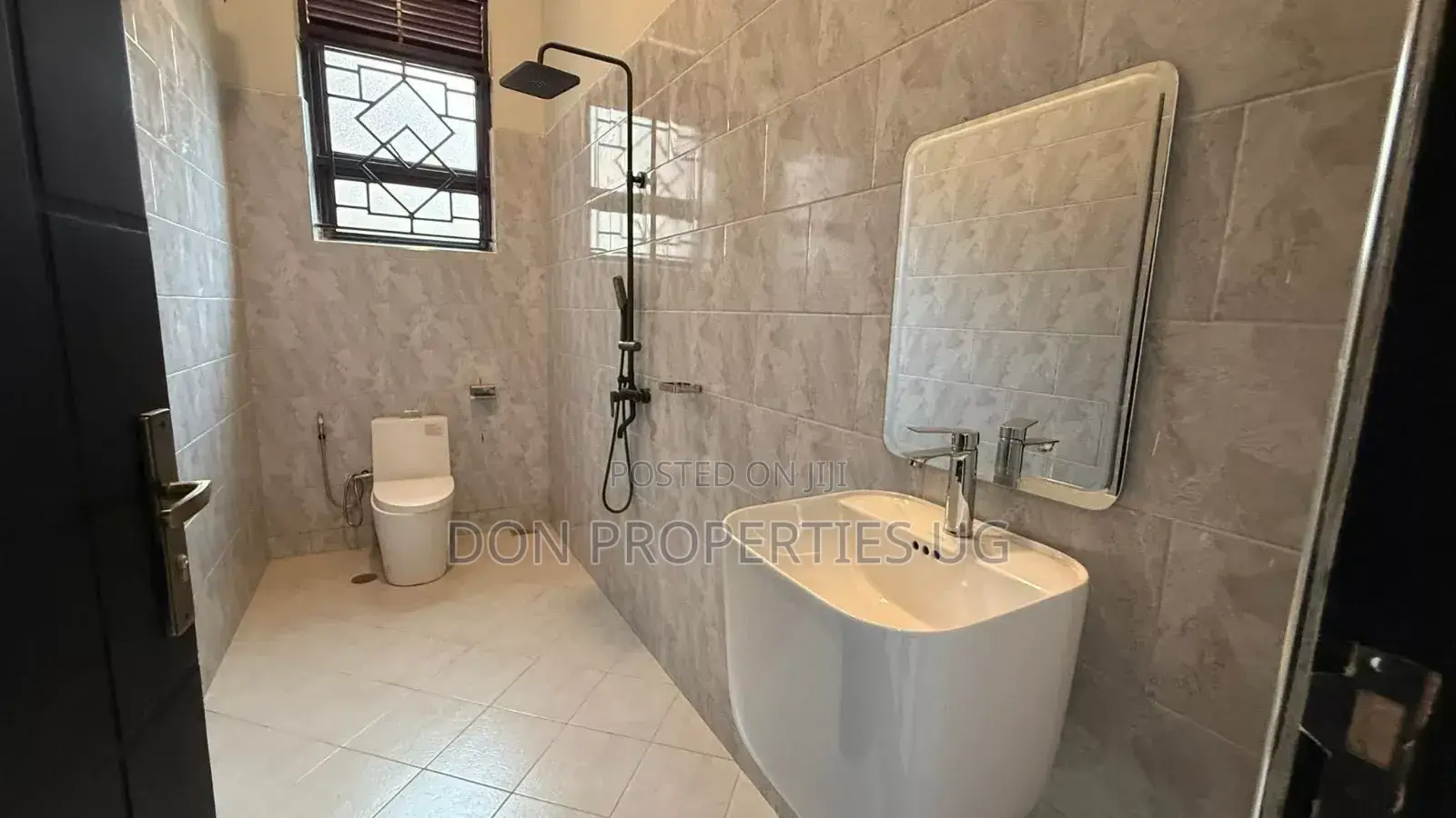 2bdrm Apartment in Muyenga Estate, Central Division for rent