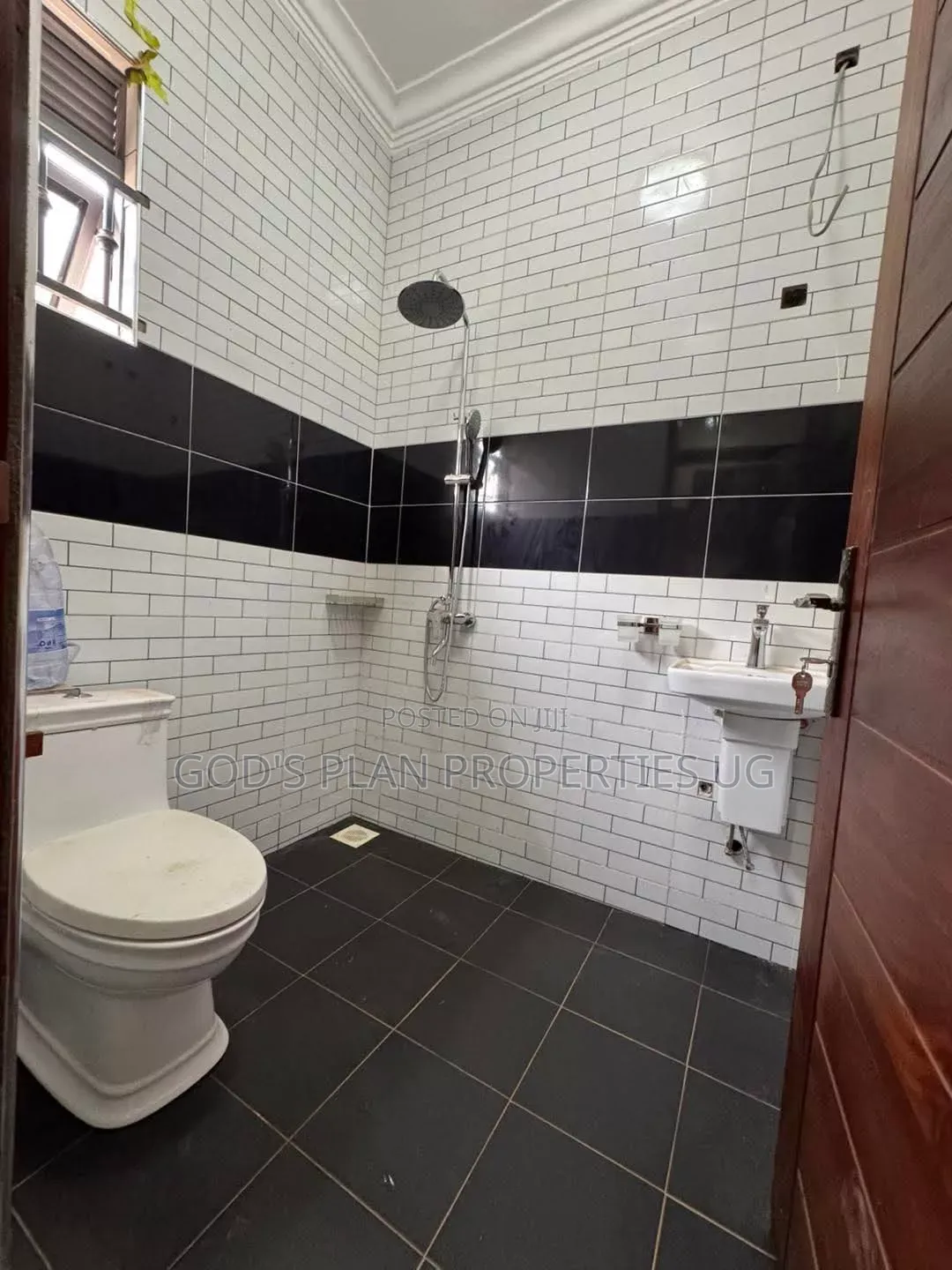 2bdrm Apartment in Muyenga Estate, Central Division for rent
