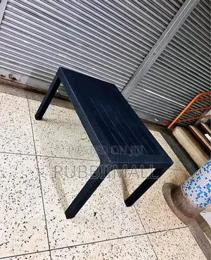 Rectangular Plastic Rattan Table.