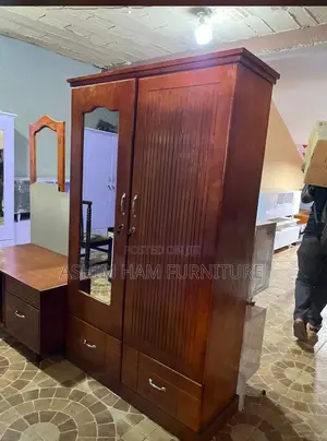 Mahogany Coloured Wadrobe