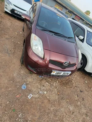Toyota Vitz 2012 Maroon
