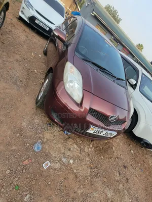 Toyota Vitz 2012 Maroon