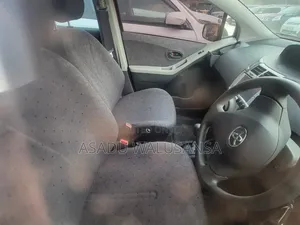 Toyota Vitz 2012 Maroon
