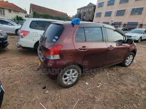 Toyota Vitz 2012 Maroon