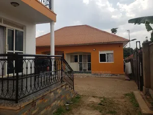 4bdrm Duplex in Wampewo Gayaza Rd 2M, Kawempe for rent