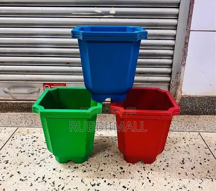 Plastic Flower Pot / Vases