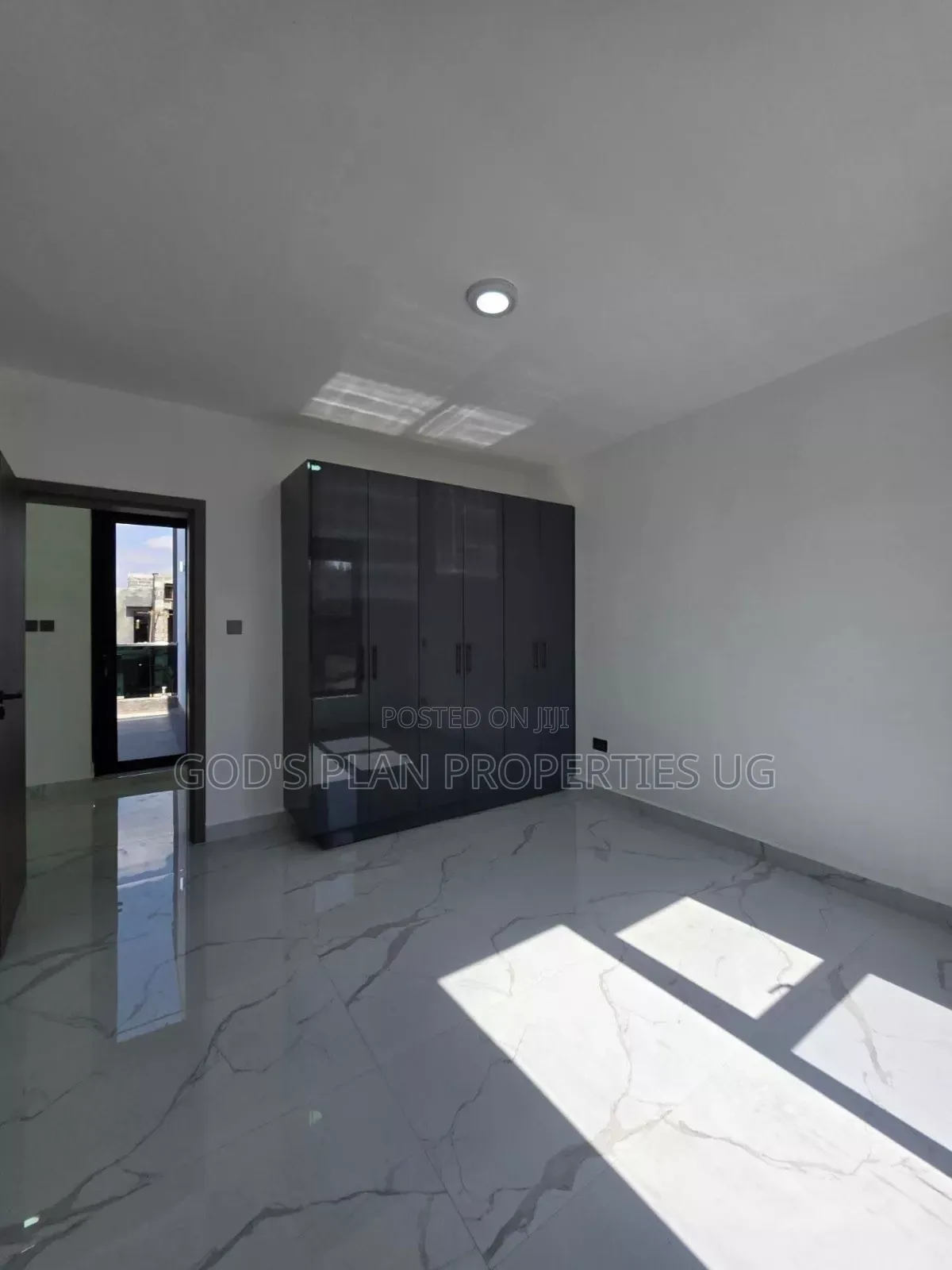 3bdrm Apartment in Kabalagala Estate, Central Division for rent
