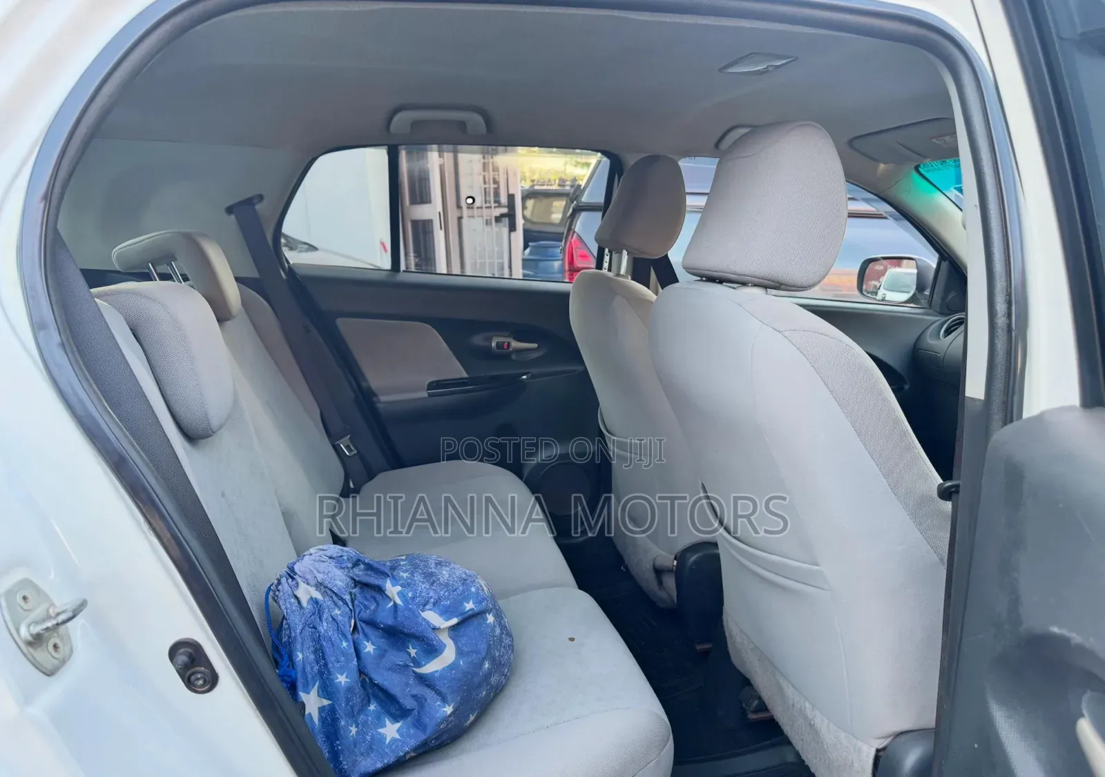 Toyota IST 2010 White
