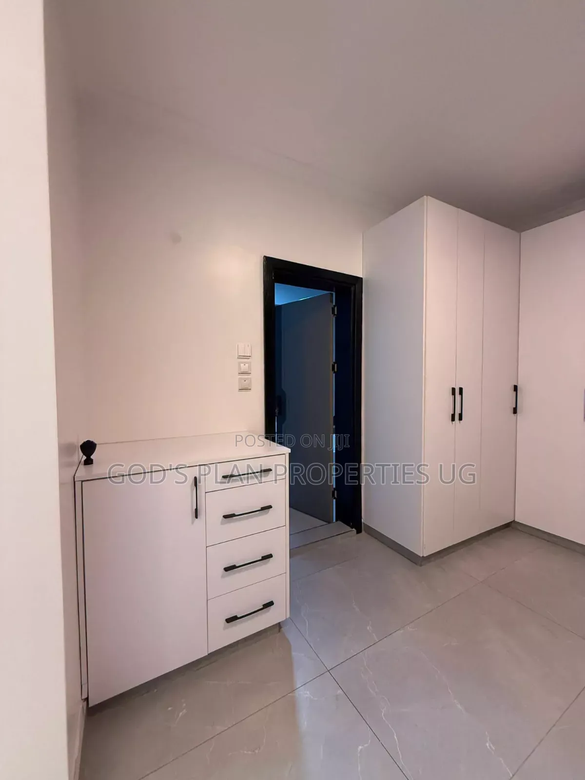 3bdrm Apartment in Kansanga, Central Division for rent