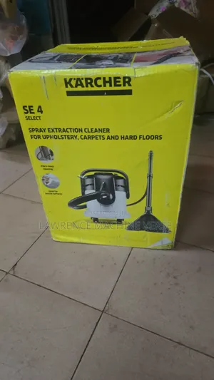 Spray Extraction Cleaner and Vacuuming Karcher