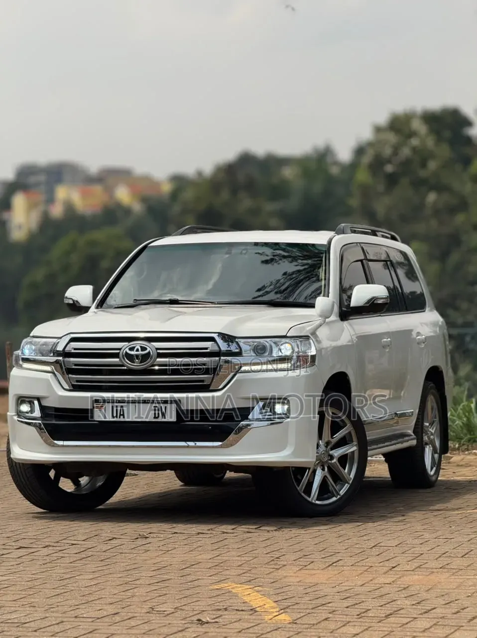 Toyota Land Cruiser Prado 2017 White