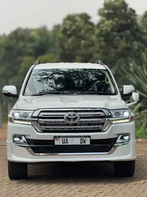 Toyota Land Cruiser Prado 2017 White