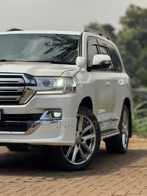 Toyota Land Cruiser Prado 2017 White