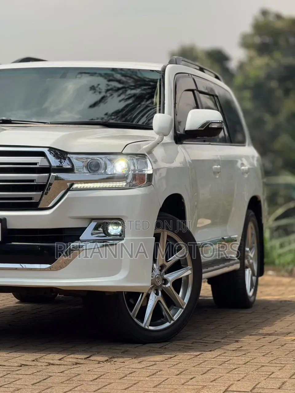 Toyota Land Cruiser Prado 2017 White