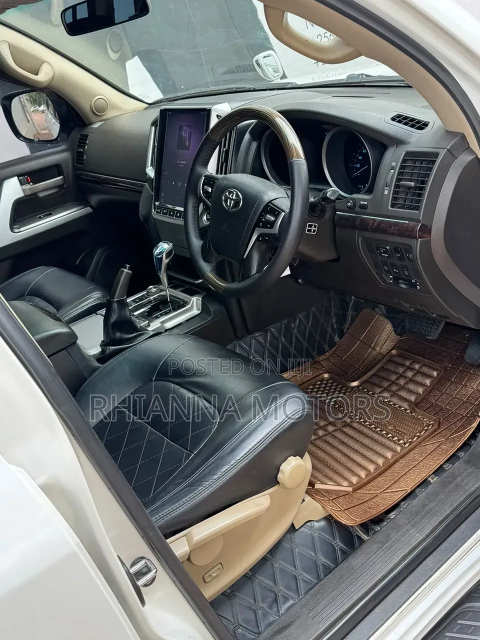 Toyota Land Cruiser Prado 2017 White