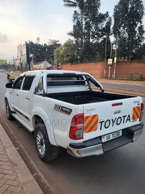Toyota Hilux 2.5 D-4D Double Cab 2008 White