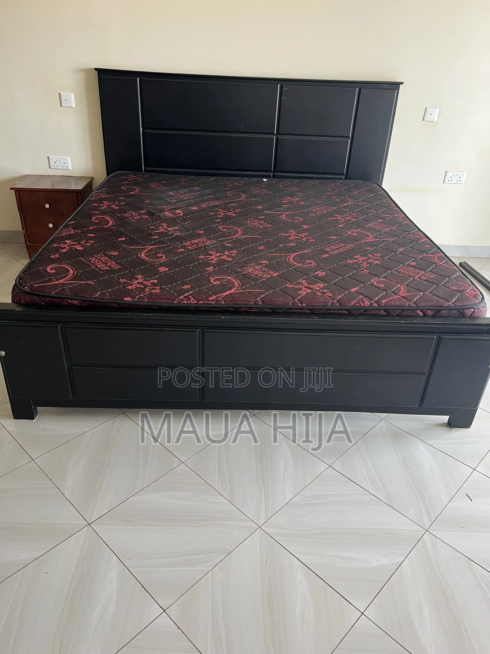 6*6 Black Bed and Durable Foam Matress Together