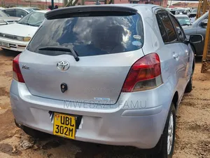 Toyota Vitz 2007 Silver