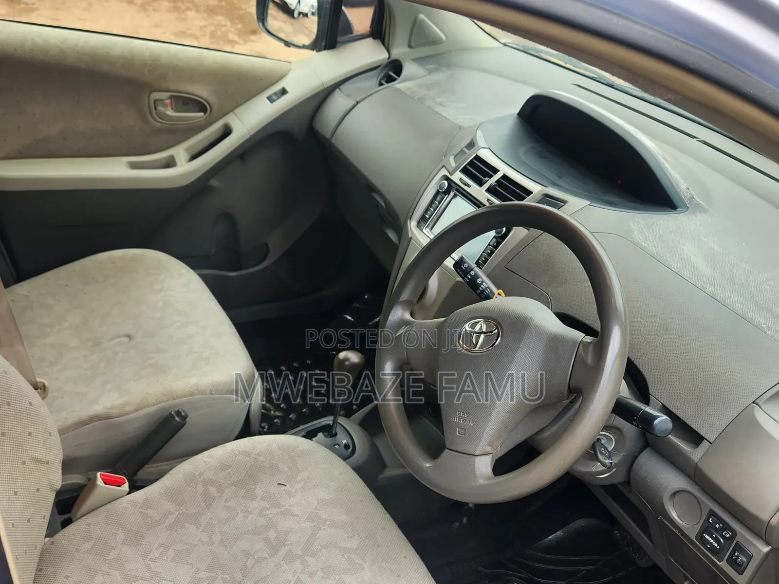 Toyota Vitz 2007 Silver