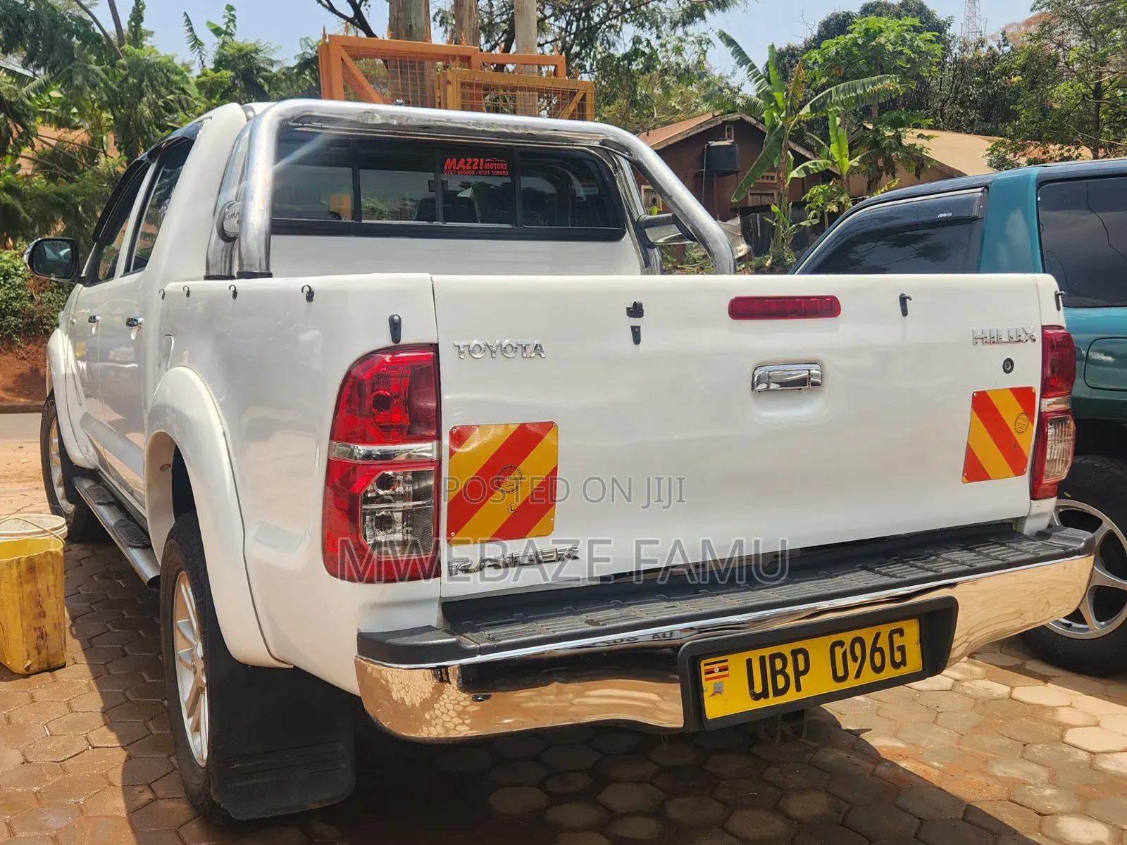 Toyota Hilux 2013 White
