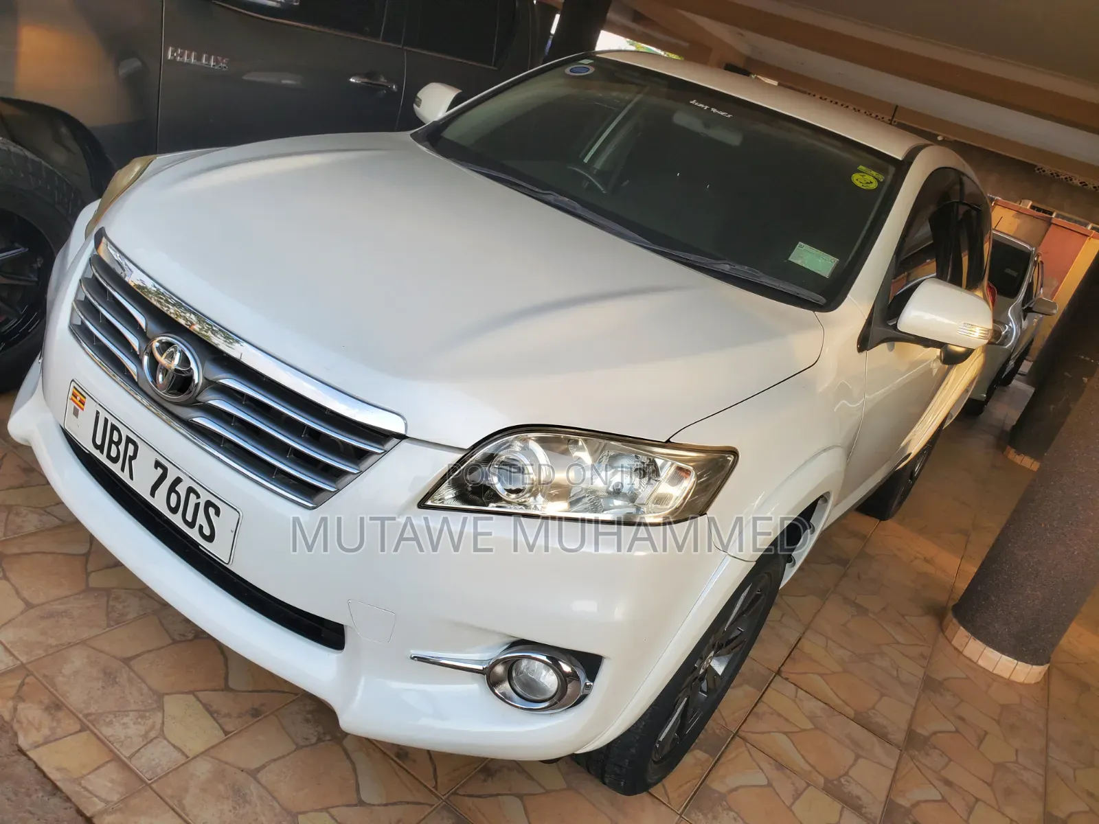 Toyota Vanguard 2011 White