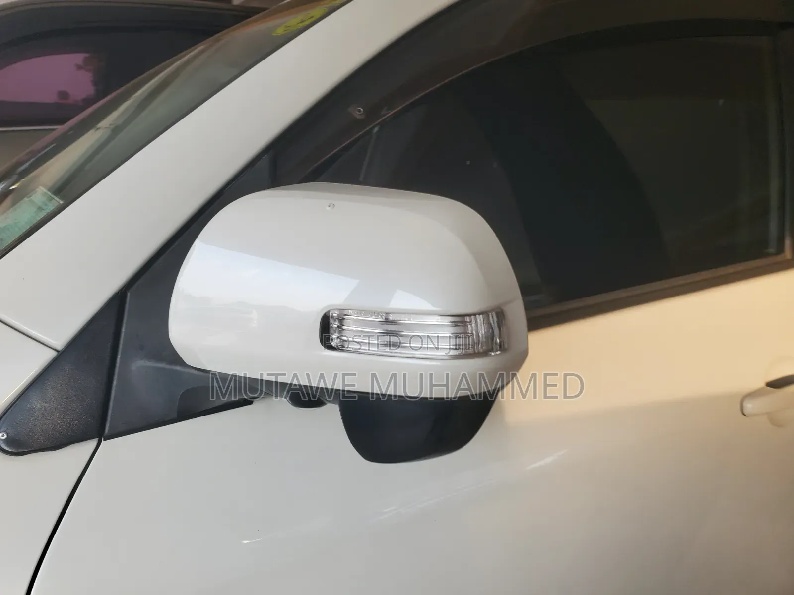 Toyota Vanguard 2011 White