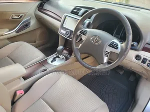 Toyota Premio 2012 Silver